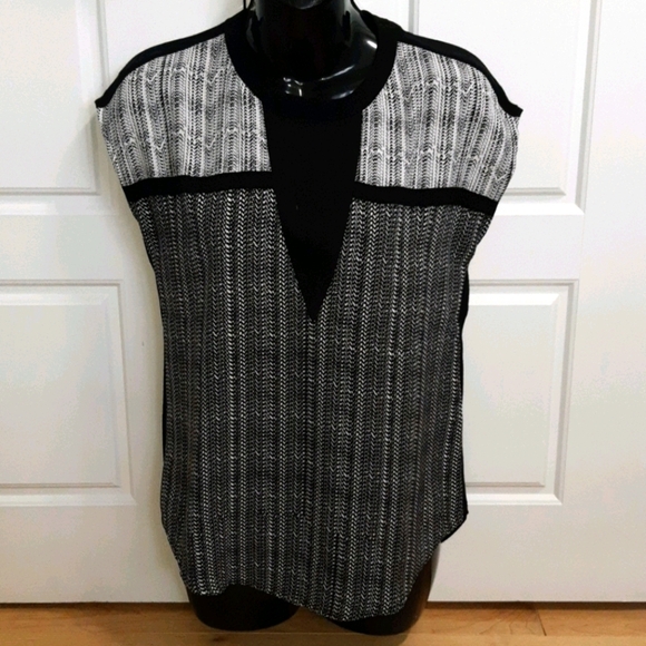 RW&Co. Top - Picture 1 of 6